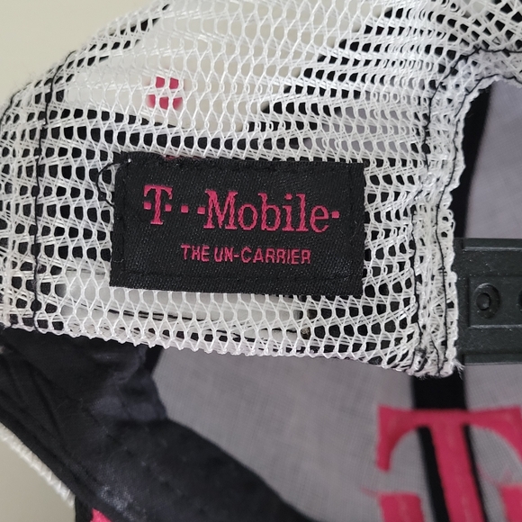 T-Mobile Hat Trucker Style Snapback Black, Embroidered Pink Logo & White Mesh - Picture 6 of 12